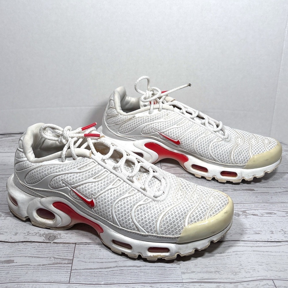 Nike Air Max Plus CZ9337-100 Womens US 9 White Red Running Shoes Sneakers Lace U